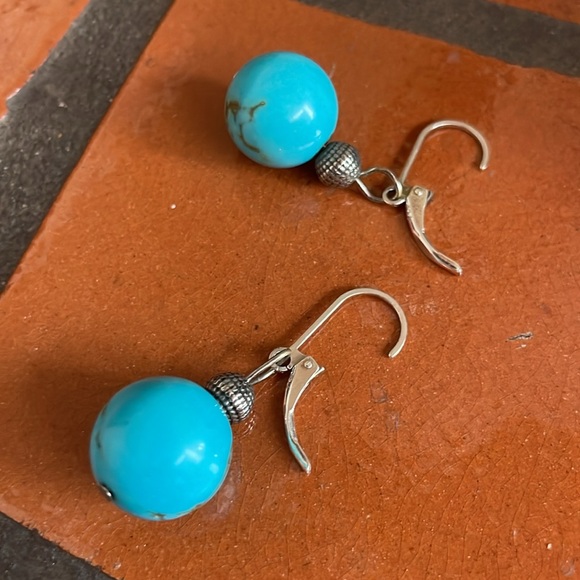 Beautiful sterling silver earrings with spherical  turquoise bead - Picture 5 of 5